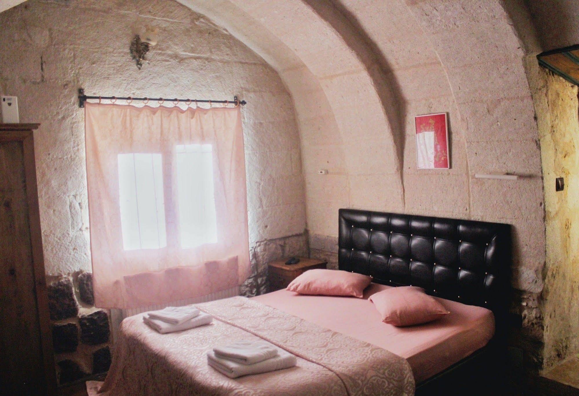 7 Oda Kapadokya Cave Hotel Ургуп Экстерьер фото